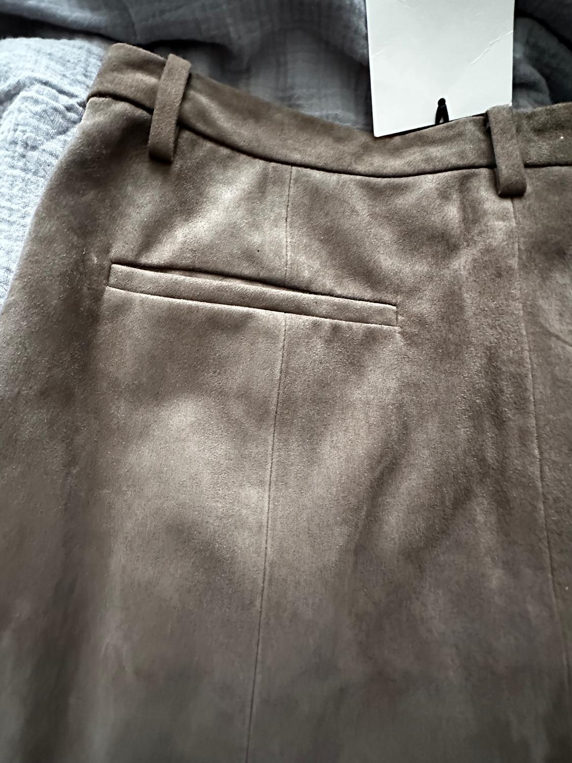LIMITED EDITION 100% SUEDE LEATHER PLEATED TROUSERS - Image 3