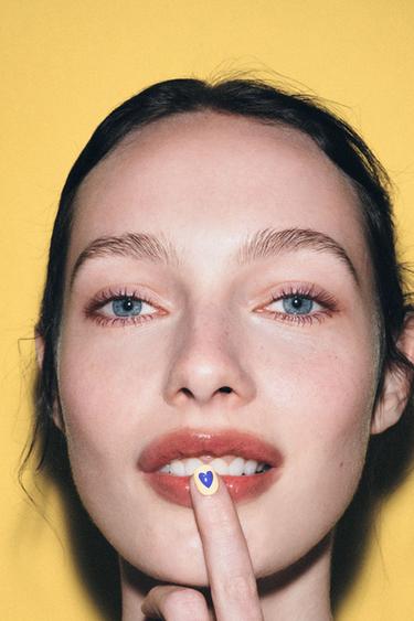 GLOSS LIPSTICK - GLOSSY TWIST - BERRY by Zara