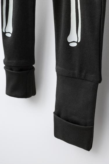 GLOW-IN-THE-DARK SKELETON CONVERTIBLE FOOTED SLEEPSUIT - Anthracite grey by Zara