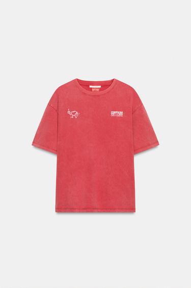 CAMISETA EFECTO LAVADO ESTAMPADO CORTADO - Rojo de Zara