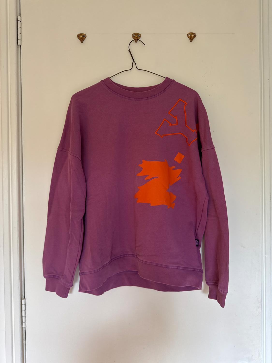 PRINTED SLOGAN SWEATSHIRT
