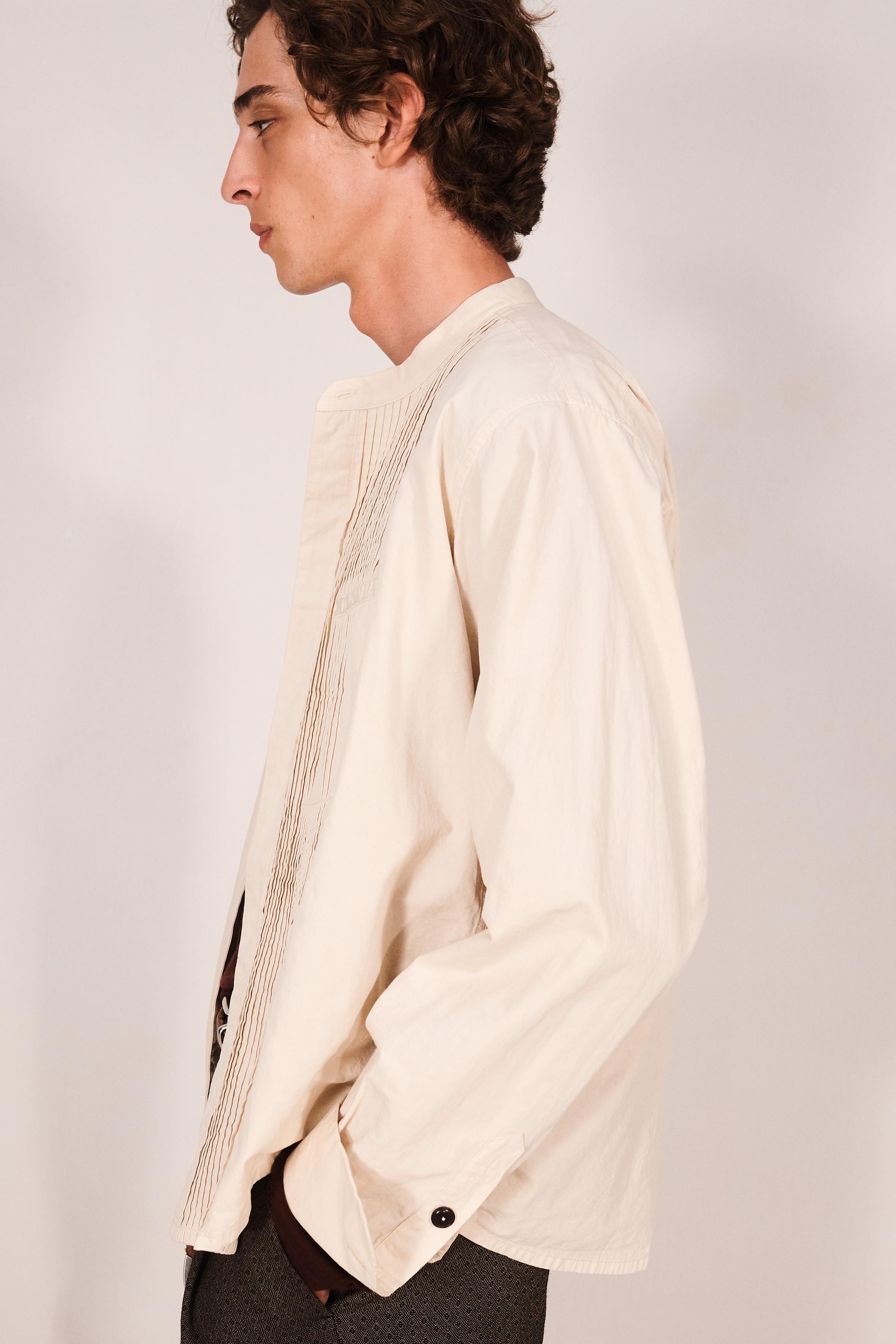 BOXY FIT PLEATED SHIRT