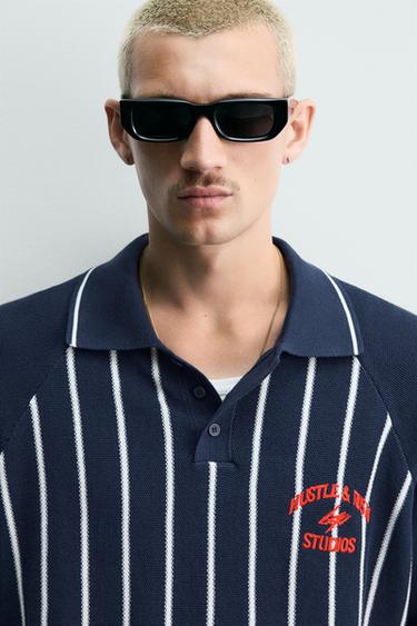 POLO EN MAILLE RAYÉ AVEC BRODERIE ET PIÈCE - Bleu encre de Zara - Image 4