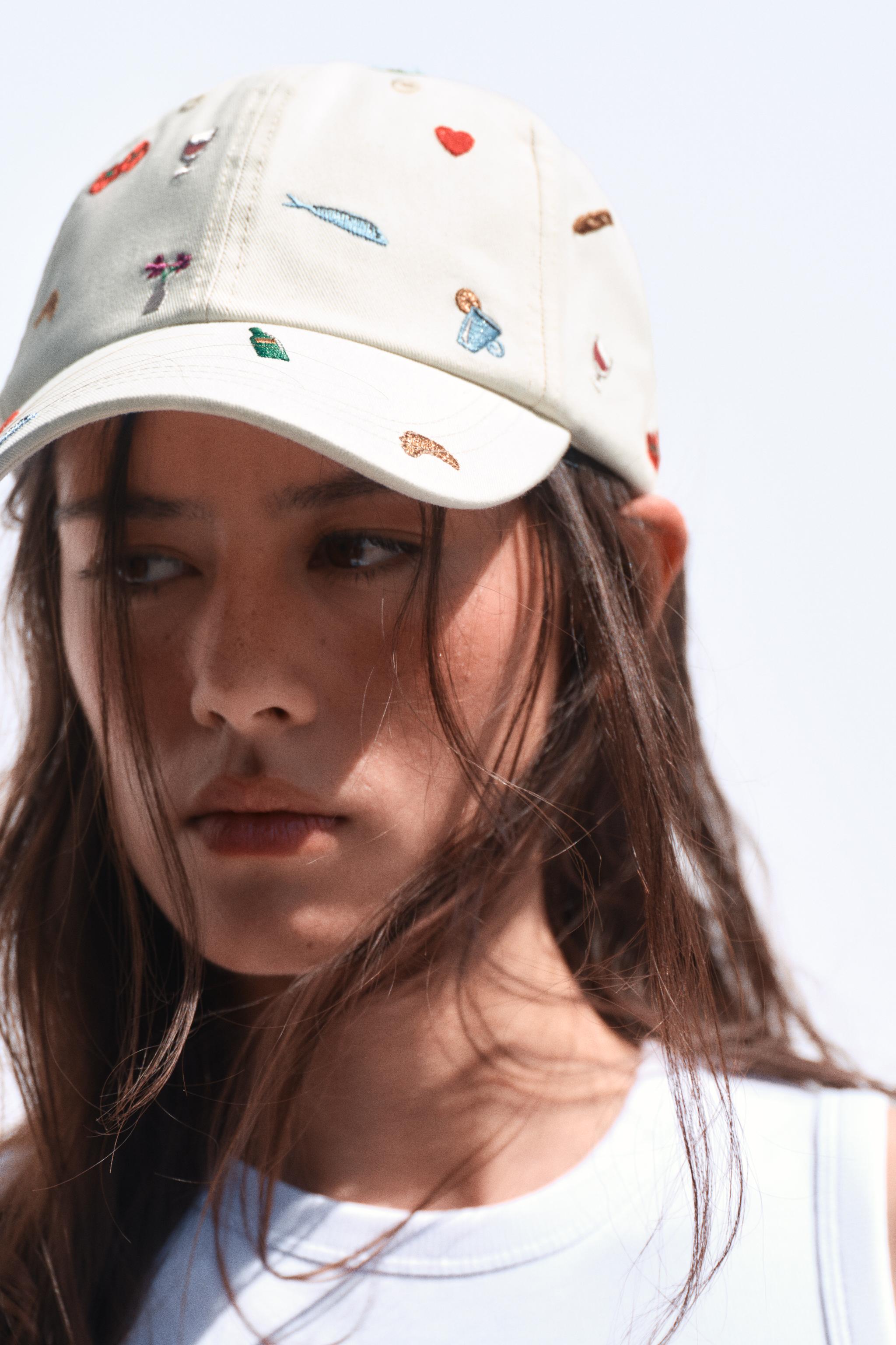 ウォッシュドツイル 刺繍キャップ - エクリュ | ZARA Japan / 日本