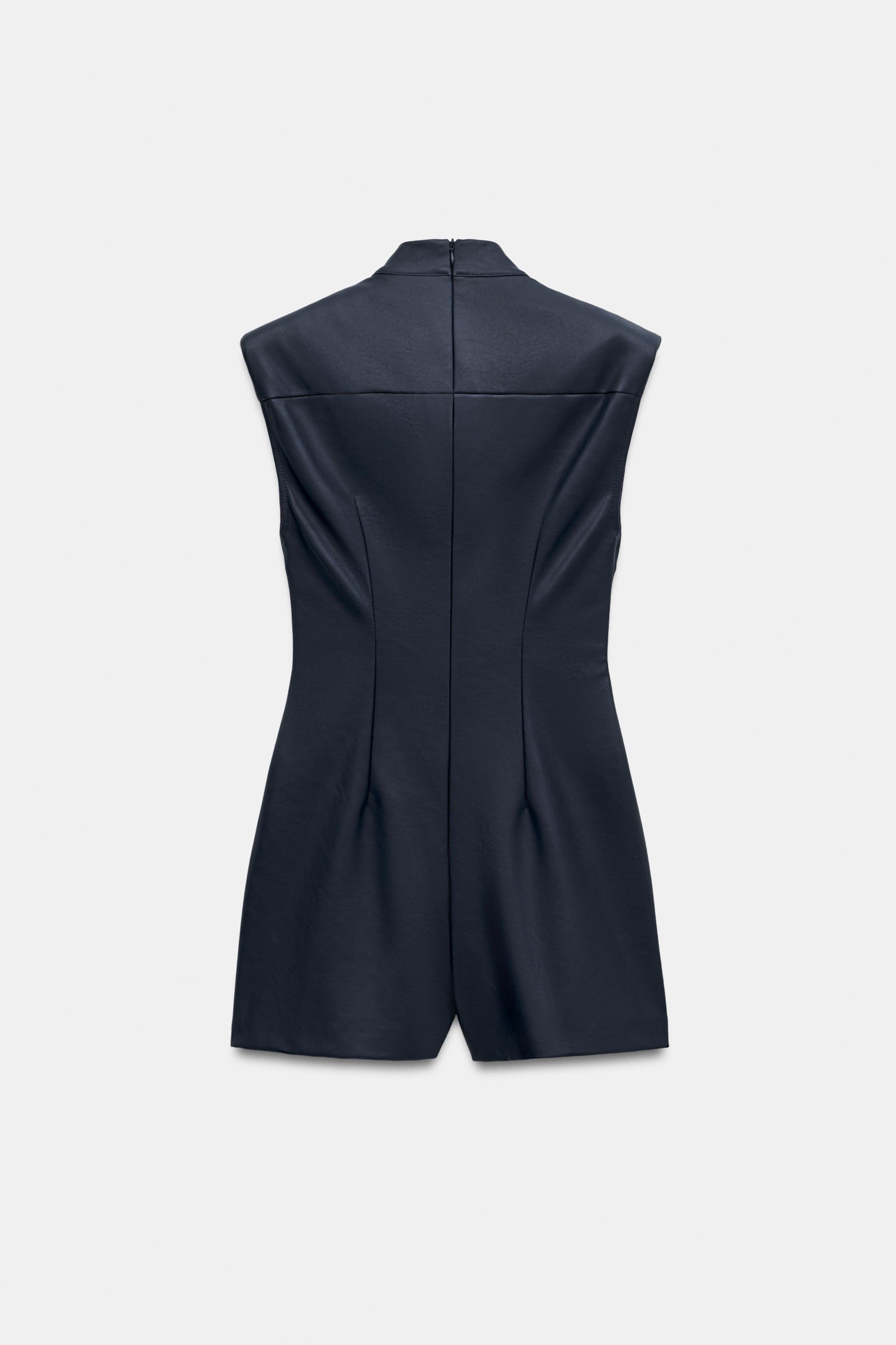 ROBE COURTE MATIÈRE SYNTHÉTIQUE