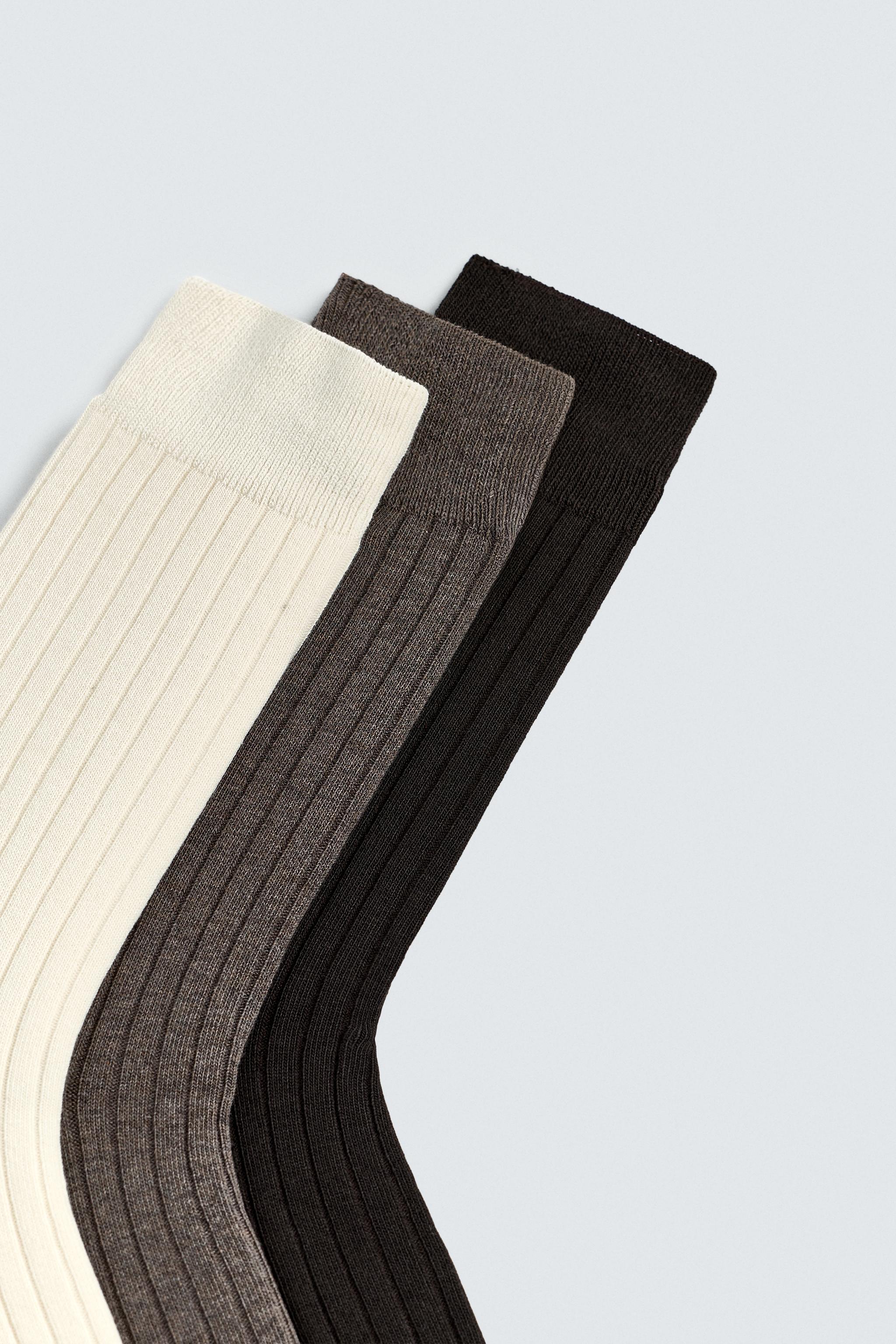 THREE-PACK OF RIBBED SOCKS