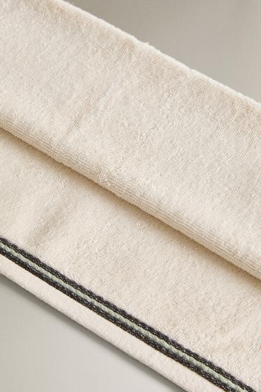 SERVIETTE DE BAIN COTON DOUBLE FESTON - Ivoire de Zara - Image 3