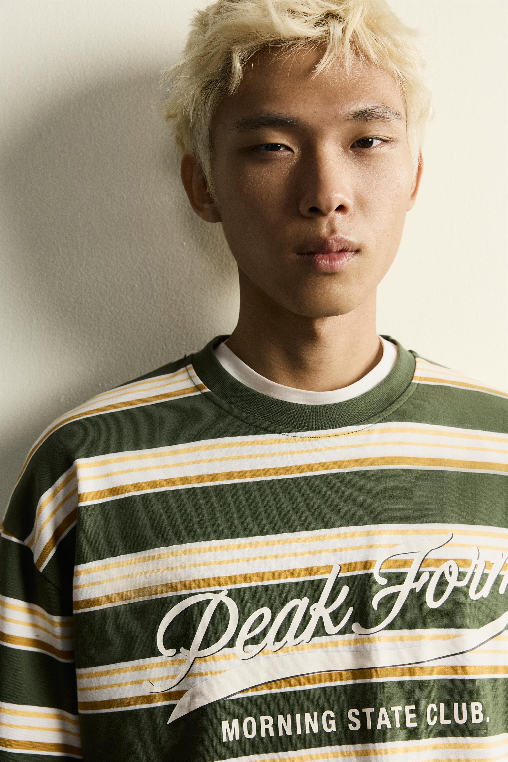 RELAXED FIT STRIPED TEXT T-SHIRT