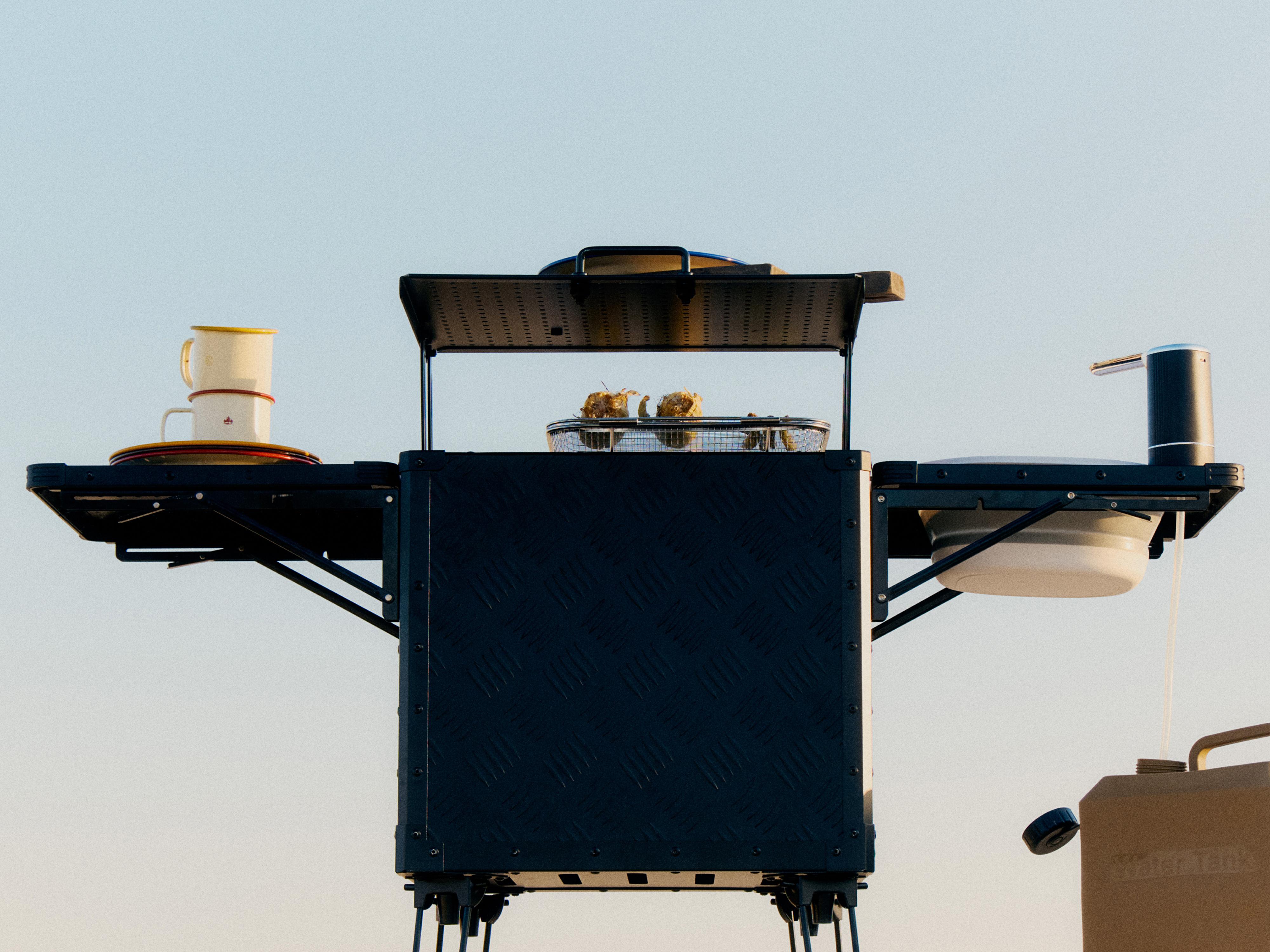 FOLDABLE CAMPING KITCHEN — Black