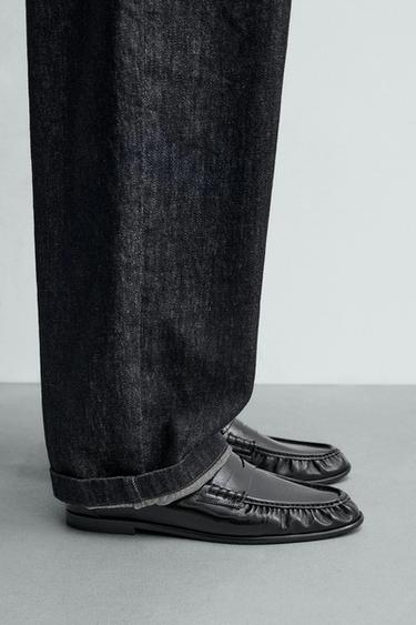 ペニーローファーブラックZaraのペニーローファー - ブラック