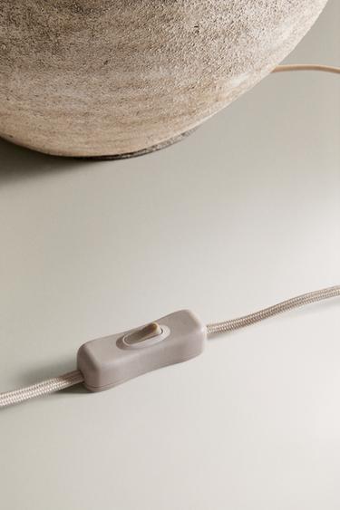 LAMPE DE TABLE CÉRAMIQUE VIEILLIE GRAND FORMAT - Gris de Zara - Image 4