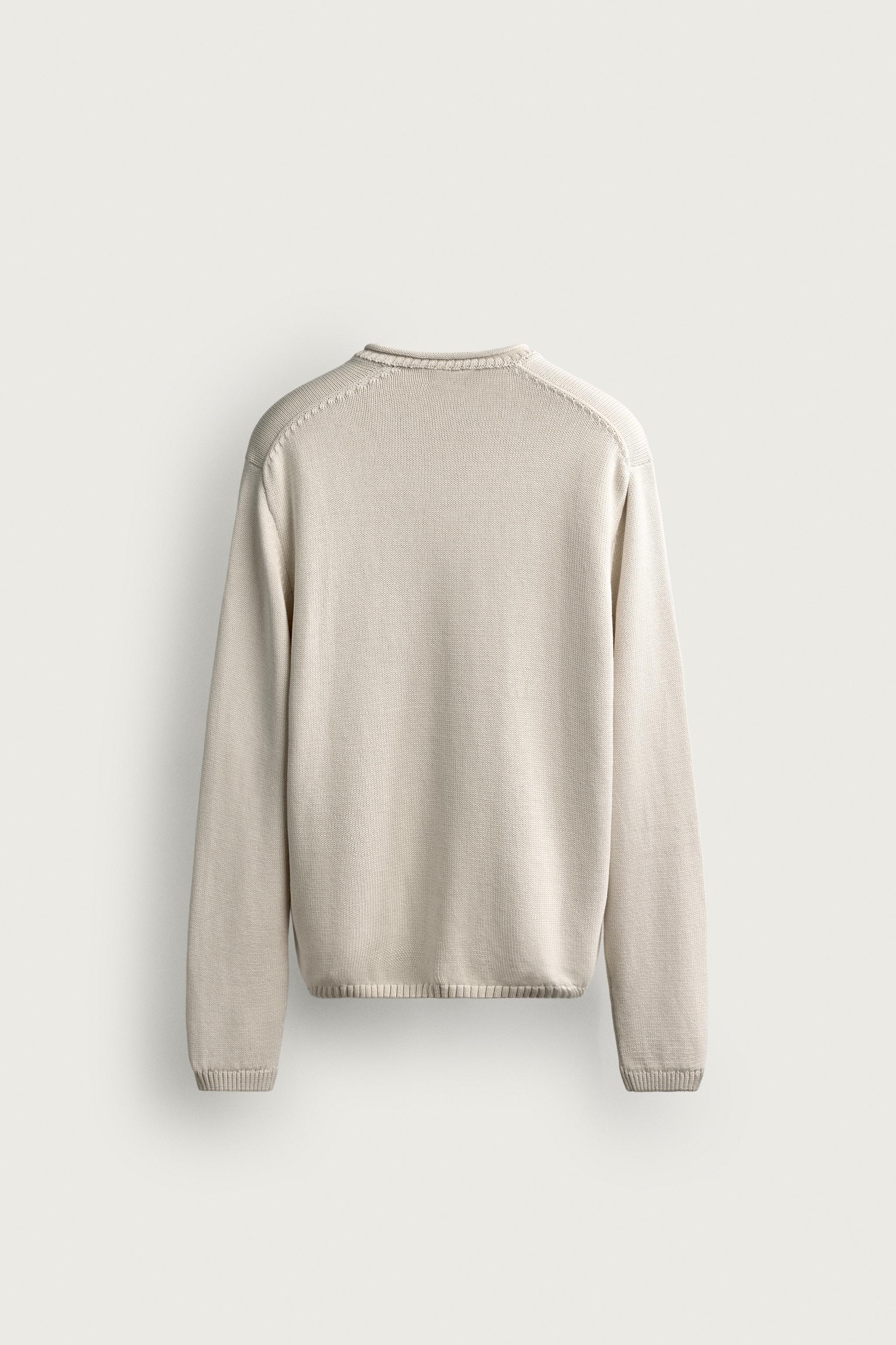 REGULAR FIT V-NECK SWEATER