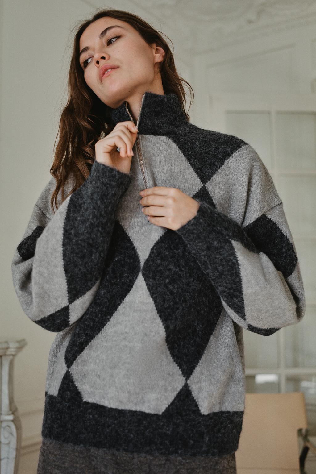 ARGYLE KNIT JUMPER