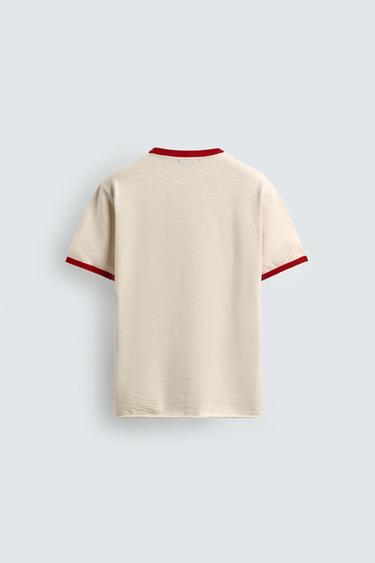 T-SHIRT EN MAILLE CONTRASTE AVEC INSCRIPTION - Écru de Zara - Image 7