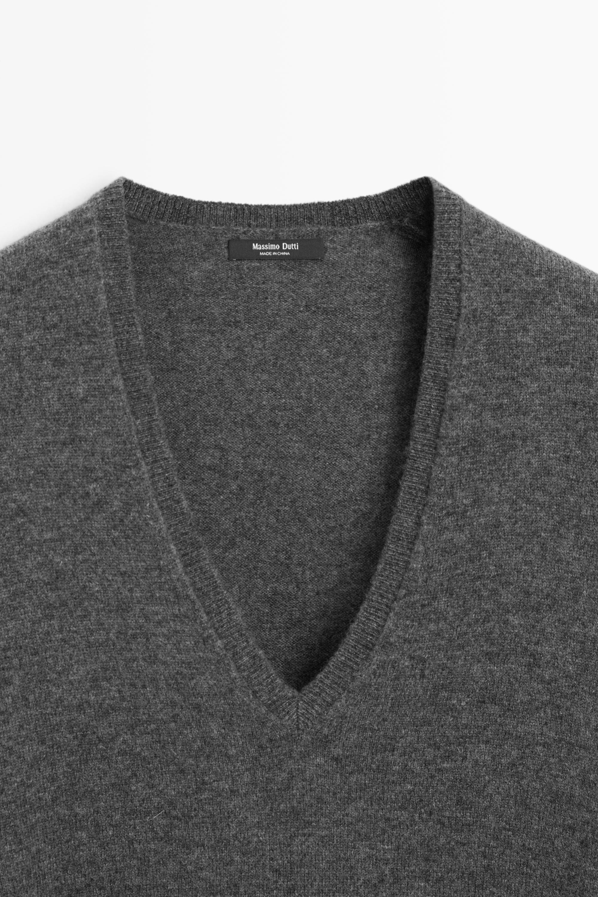 Pull en maille mélangée de laine à col V