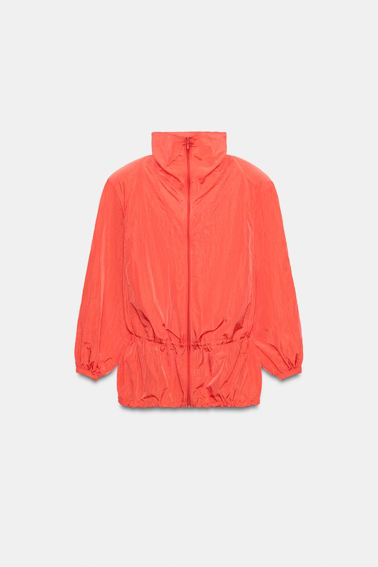 Chaqueta técnica con hombreras y cierre 6