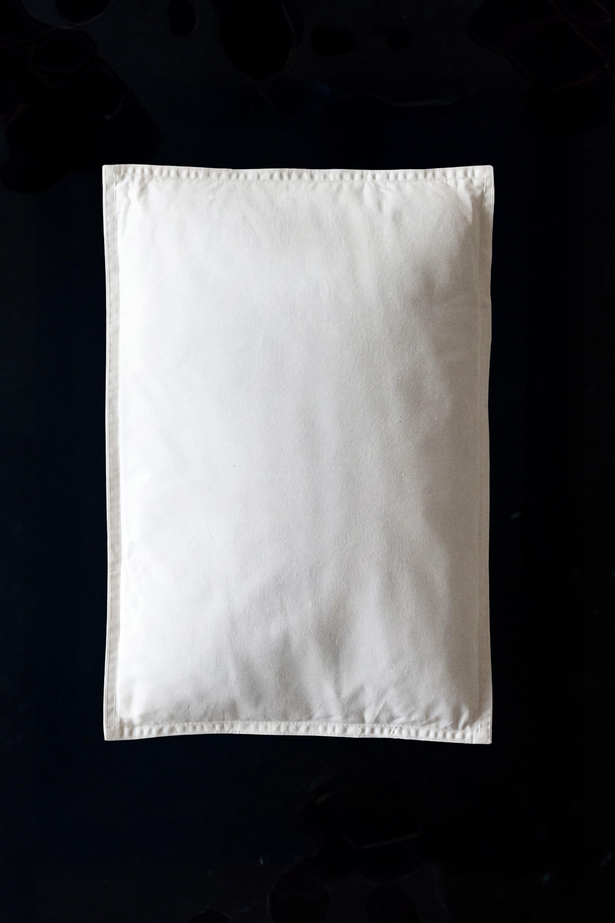 COUSSIN DE GARNISSAGE ENFANT TOUCHER DOUX