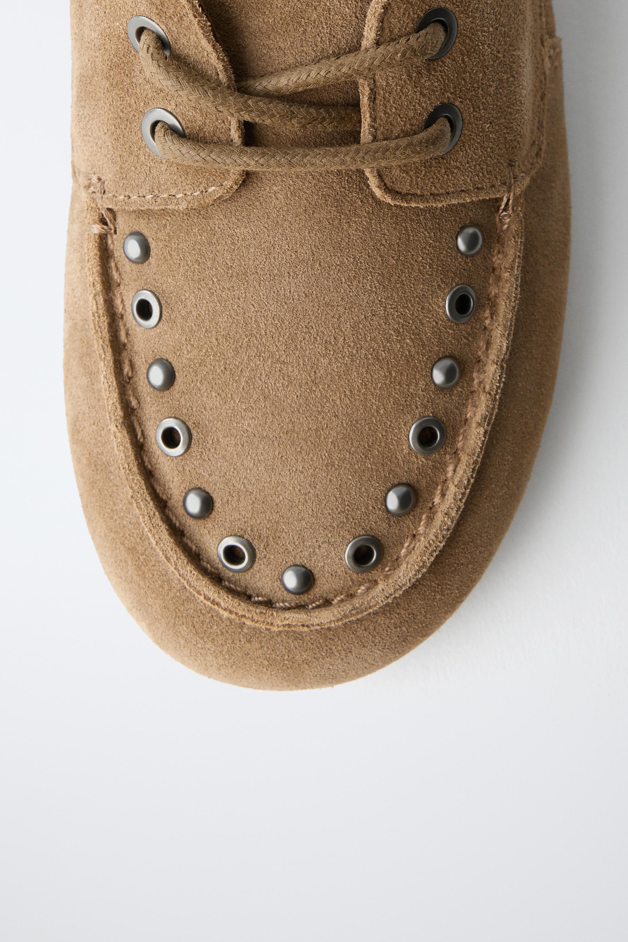 LEATHER STUDDED BOAT SHOES