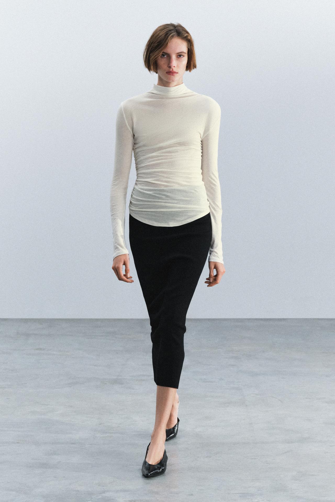 HIGH NECK RUCHED TOP