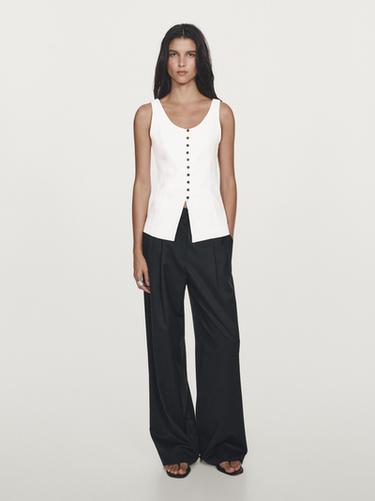 Top detalle botones con lino - Blanco roto de Zara