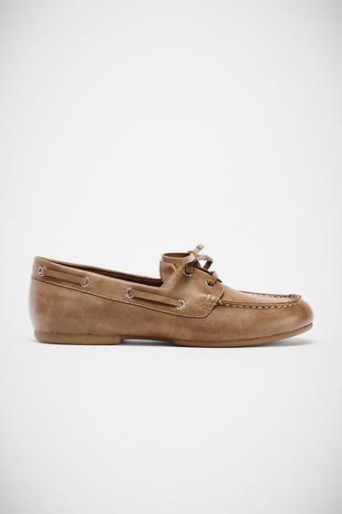 ZAPATO PLANO CORDONES - Marrón de Zara