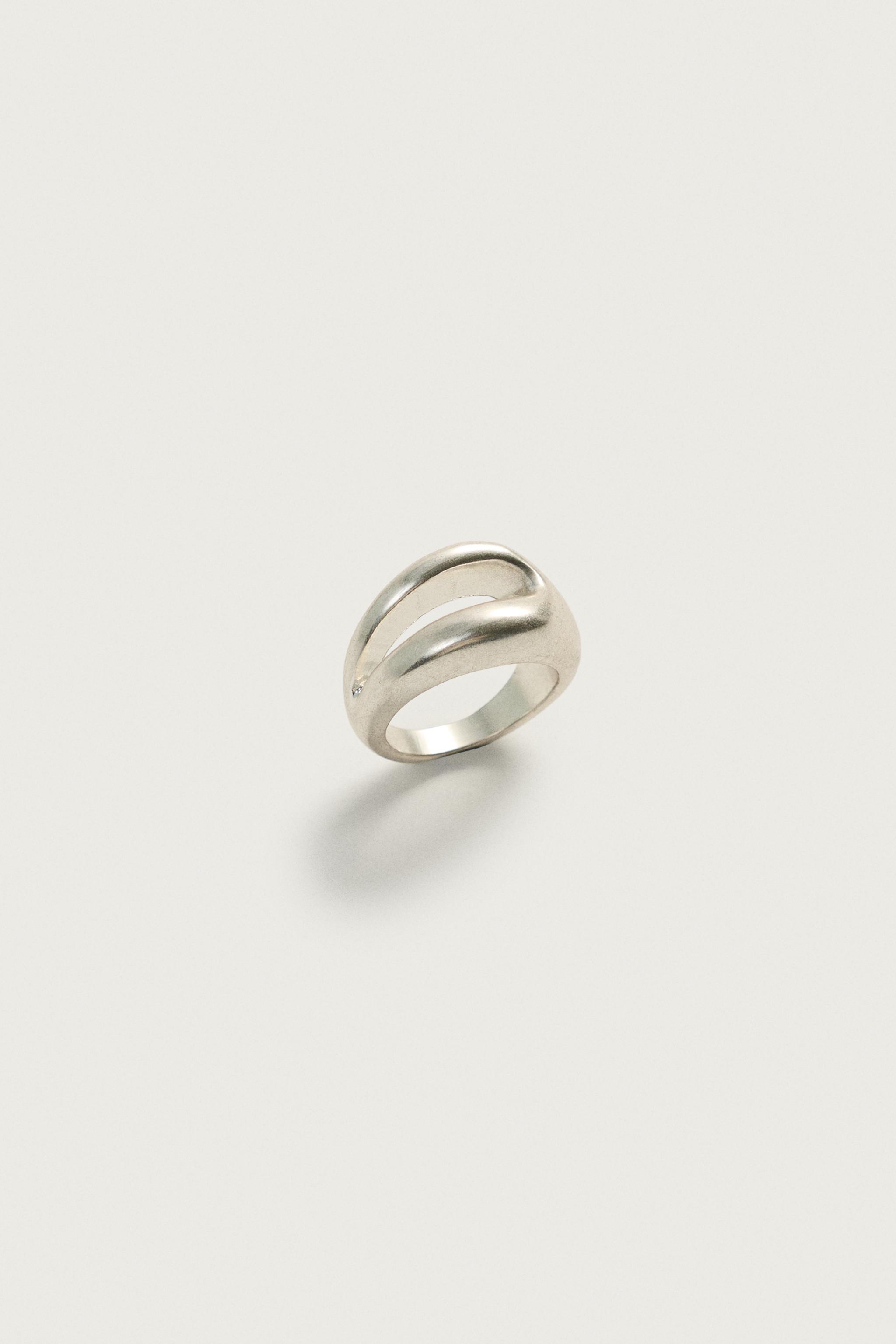HOLLOW METAL RING