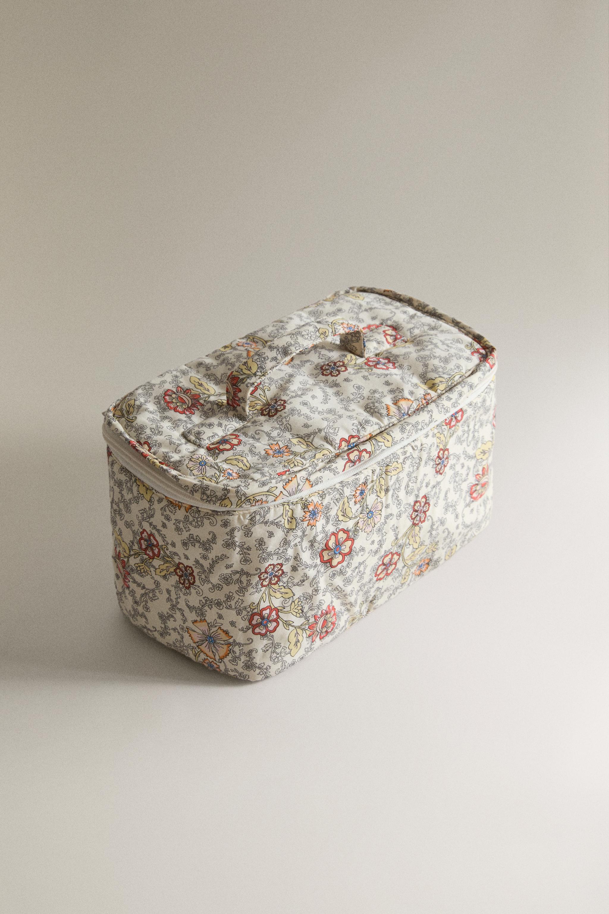 KIDS’ FLORAL MAKEUP BAG — Light beige