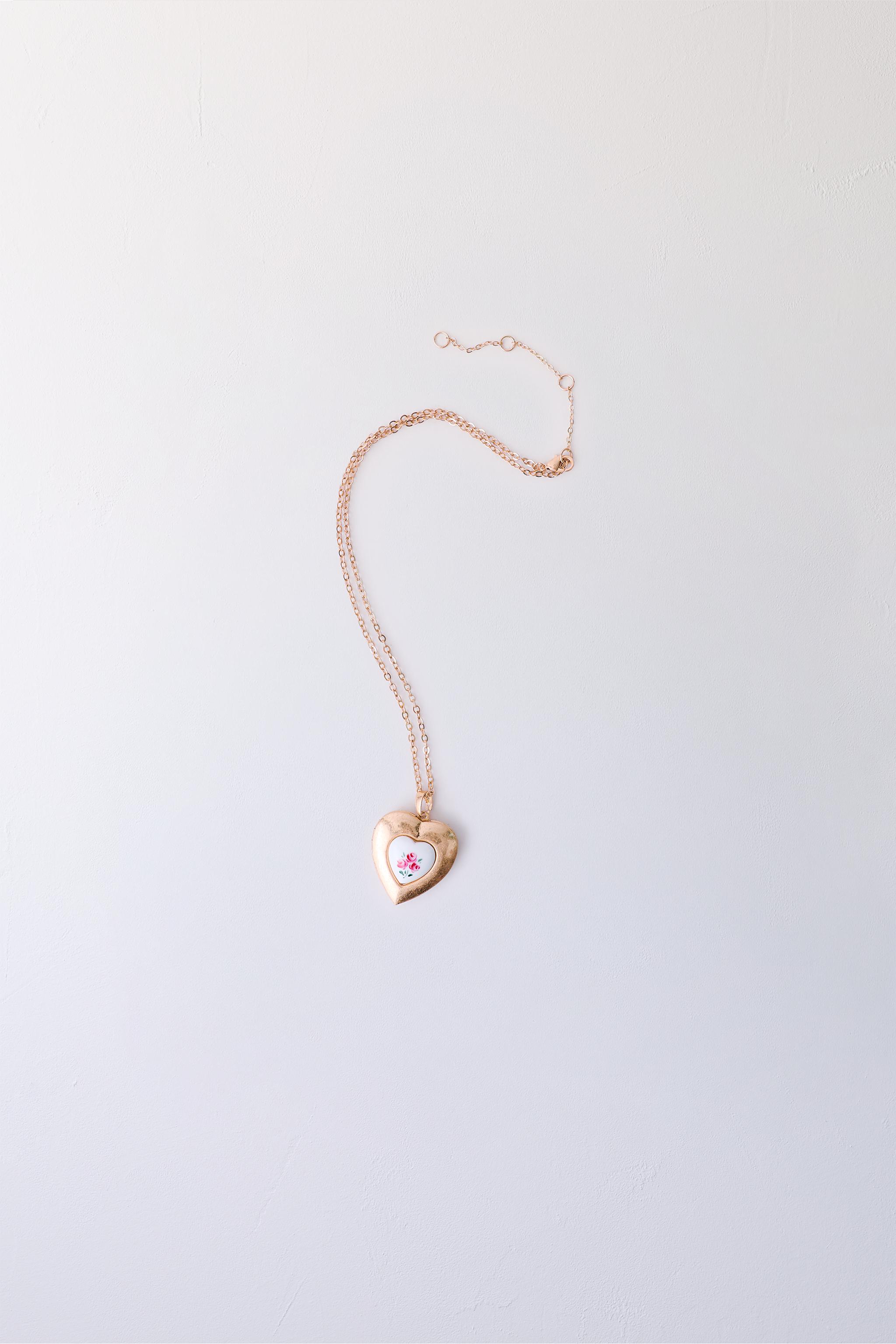 HEART PENDANT NECKLACE — Golden