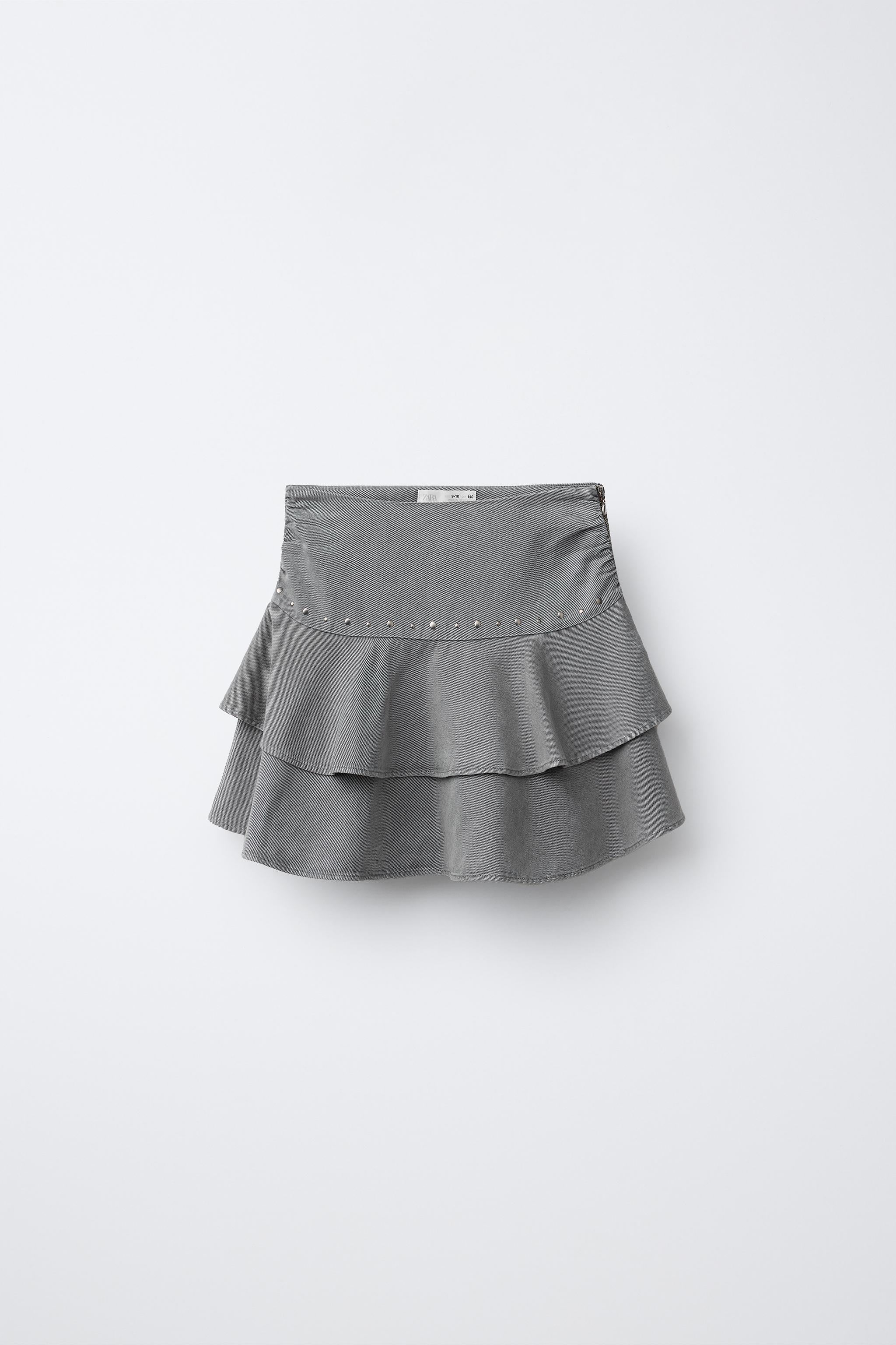 RUFFLED STUDDED SKIRT