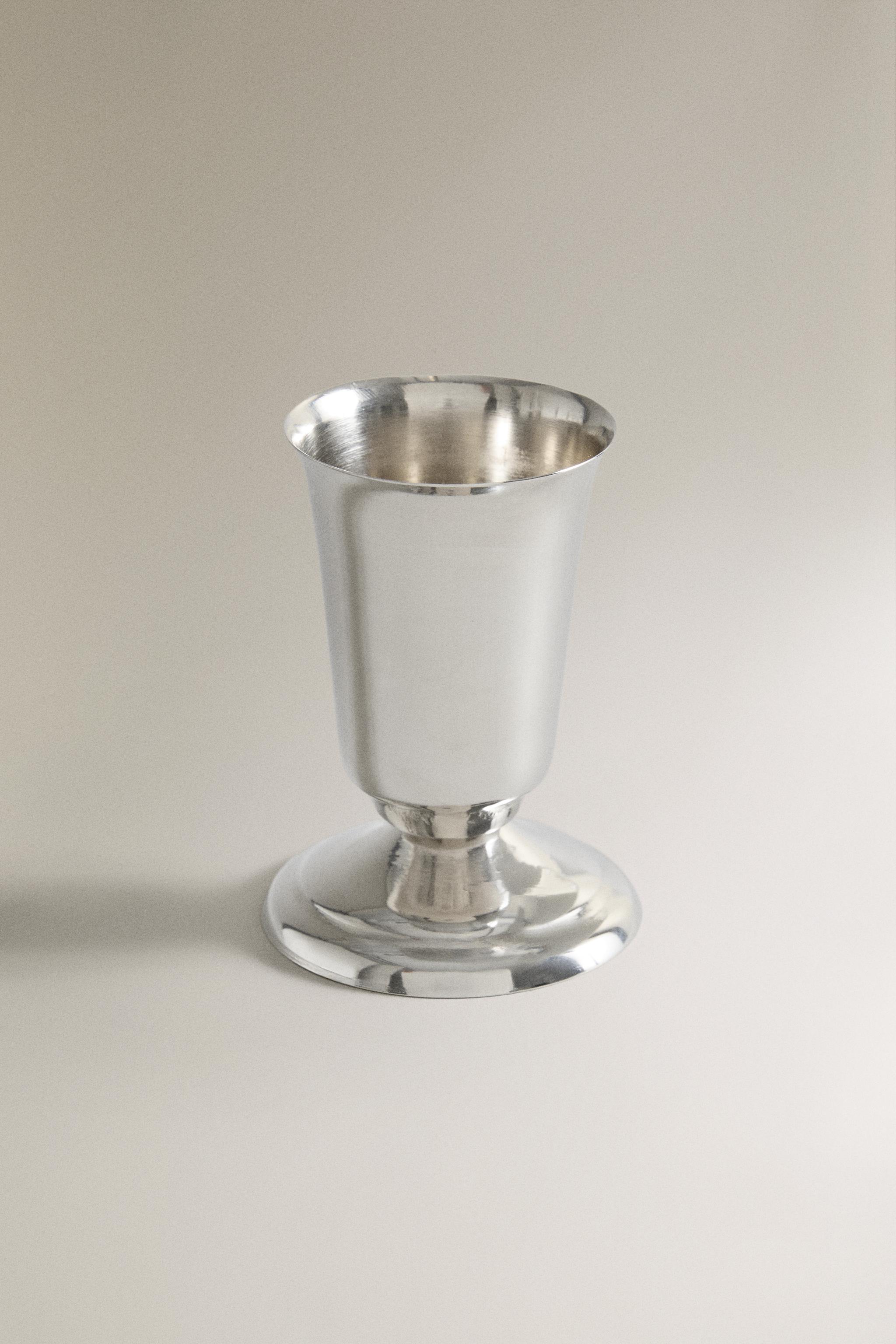 SHINY STEEL TEALIGHT HOLDER — Silver
