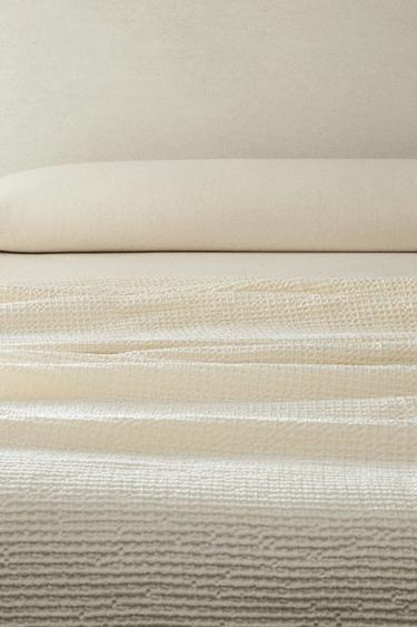 MINI WAFFLE-KNIT COTTON BEDSPREAD - Oyster-white by Zara