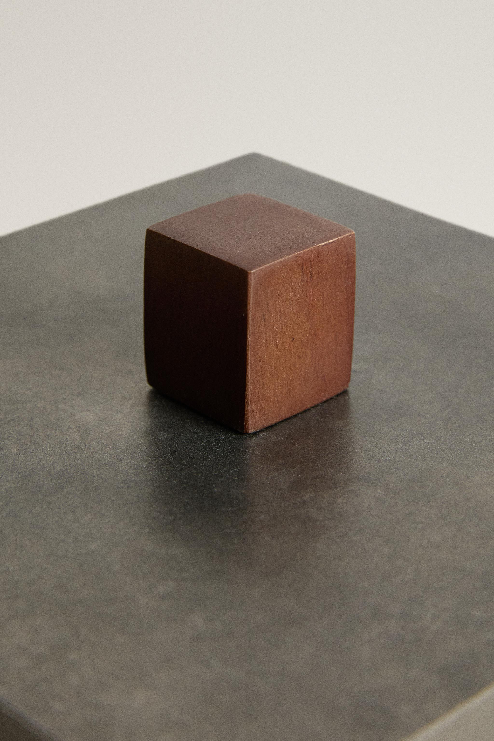 BOÎTE MÉTALLIQUE BOUTON EN BOIS