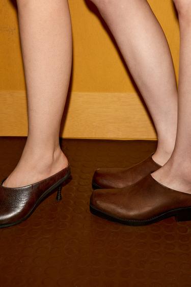 Zara DISTRESSED LEATHER CLOGS - Dark tan - Image 0