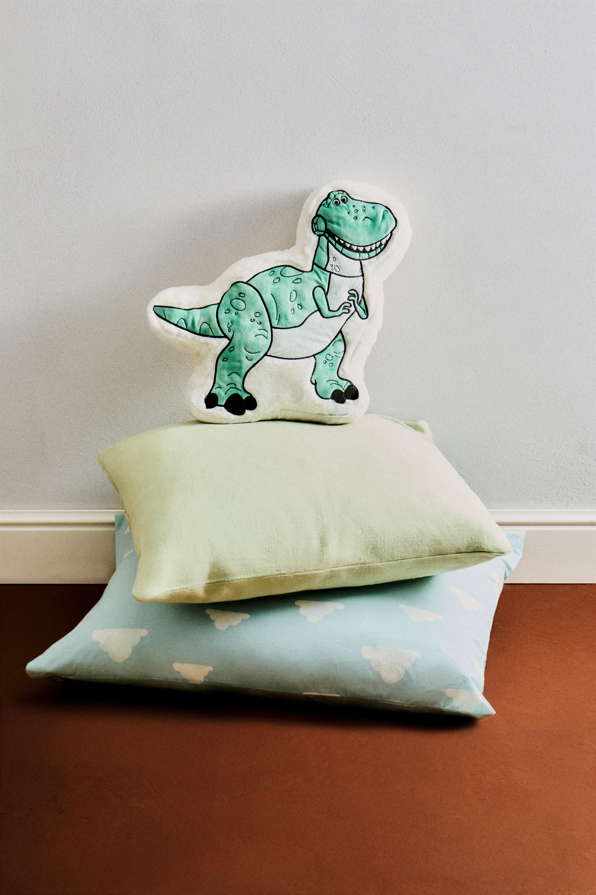 CHILDREN'S FAUX FUR TOY STORY ©DISNEY/PIXAR THROW PILLOW