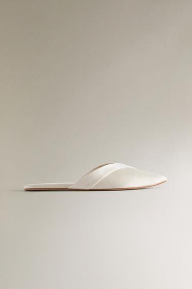 ZAPATILLA DESTALONADA SATÉN PLIEGUE - Blanco Crudo de Zara