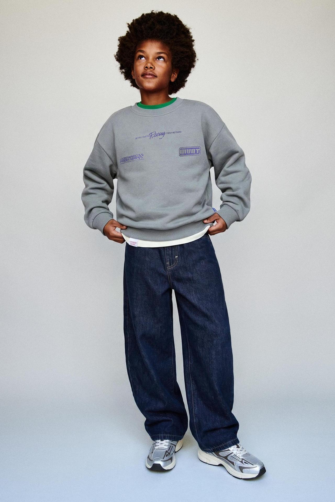 TEXT PRINT SWEATSHIRT — Gray