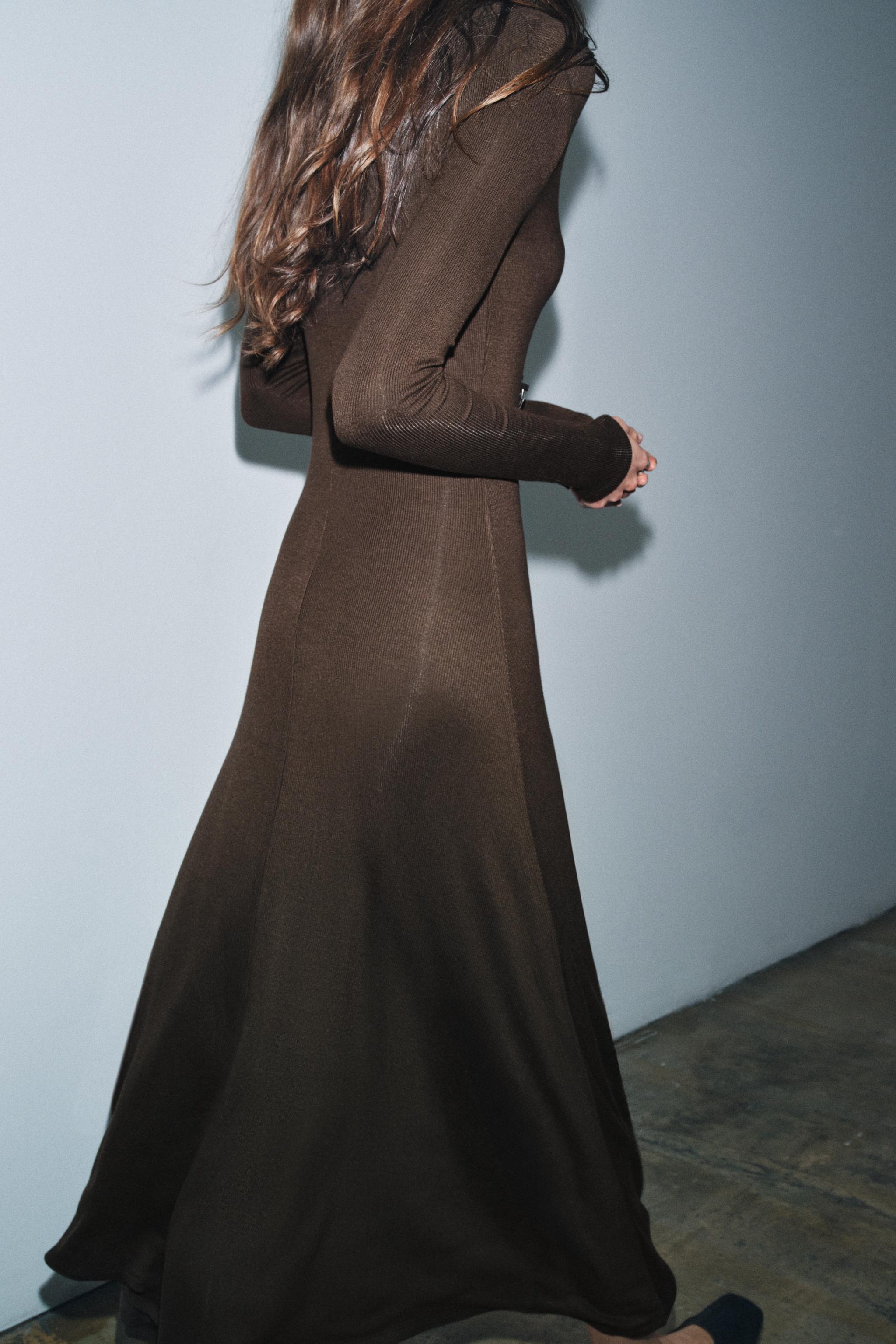 ROBE LONGUE DÉCOLLETÉ EN V