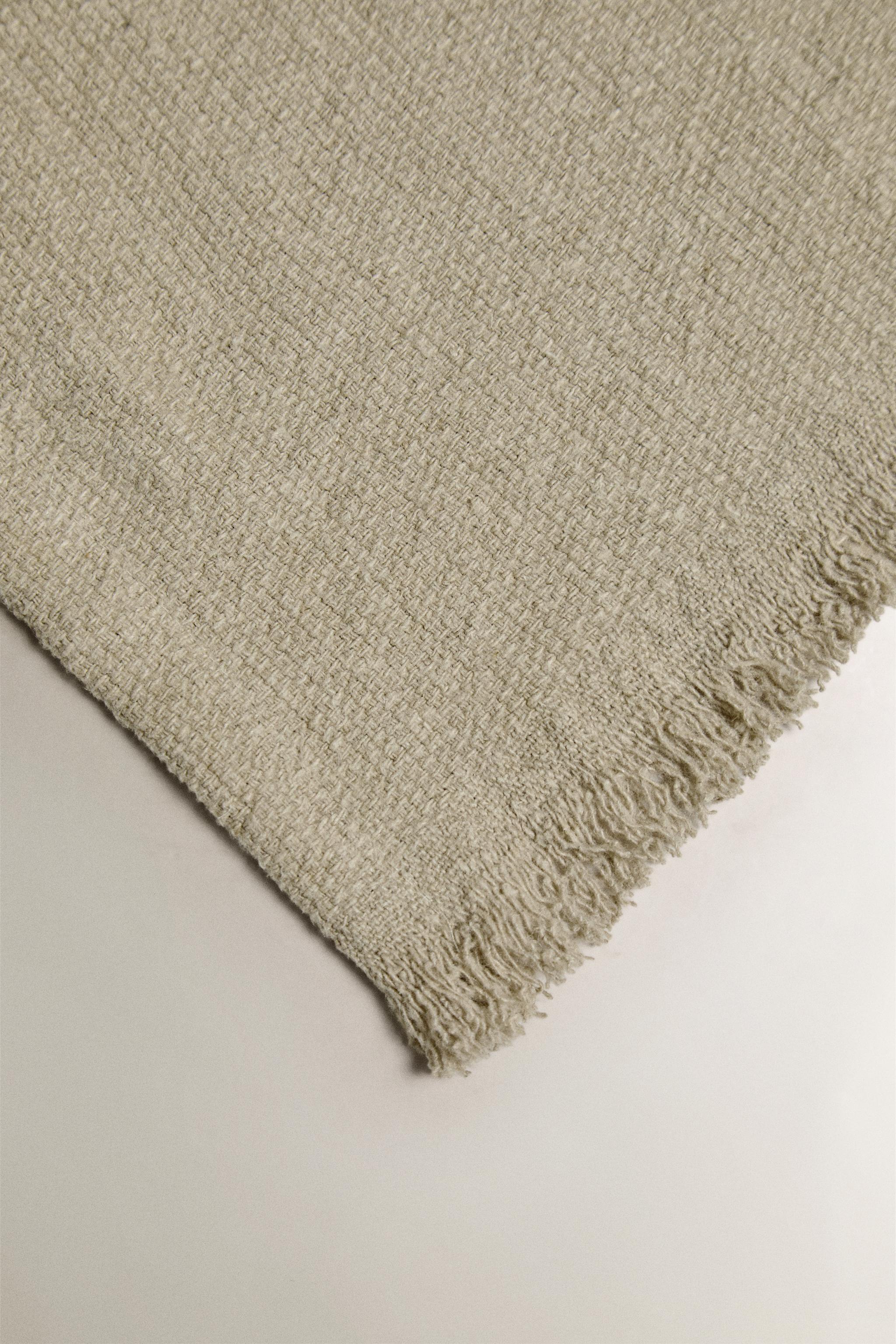 STRIPED LINEN BLANKET