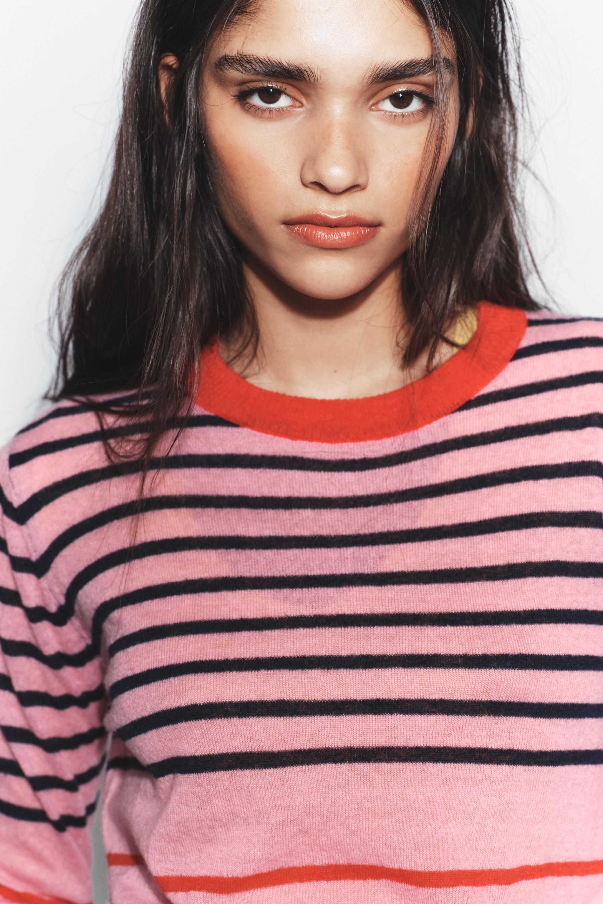 PULL EN MAILLE À RAYURES