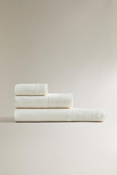 TOWEL WITH EMBROIDERED LINEN BORDER - Ivory by Zara - Image 0