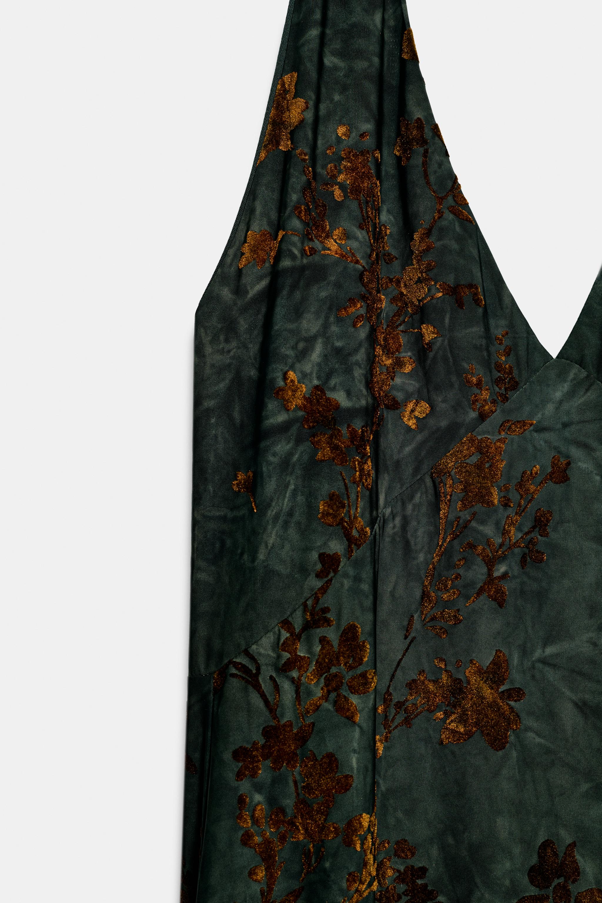 ROBE LONGUE HALTER FLOQUÉE