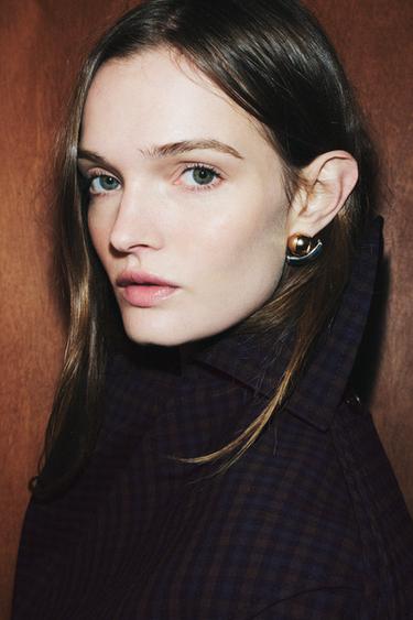 MISMATCHED EARRINGS WITH BALL AND STICK DETAIL - Gold / Silver by Zara