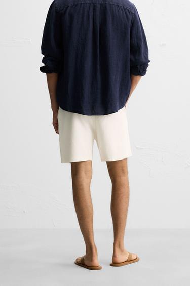 BERMUDA DE JOGGING TEXTURÉ - Blanc cassé de Zara - Image 2