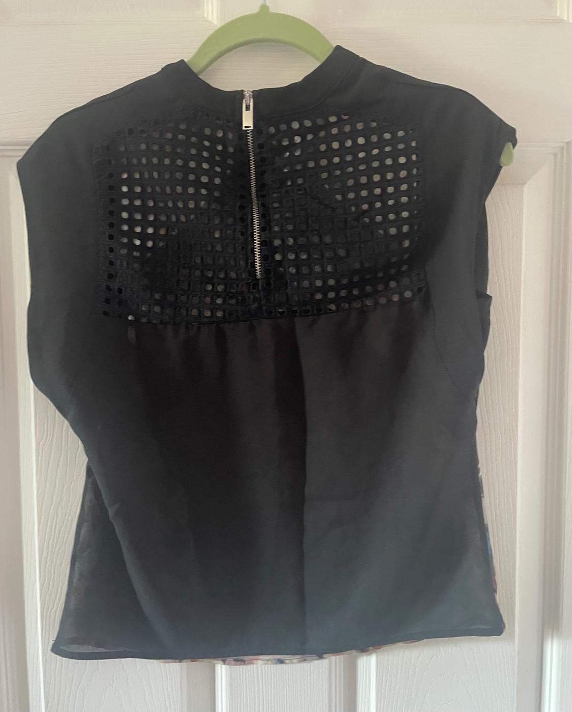 ZARA PRINTED BLOUSE. SIZE SMALL - Image 2