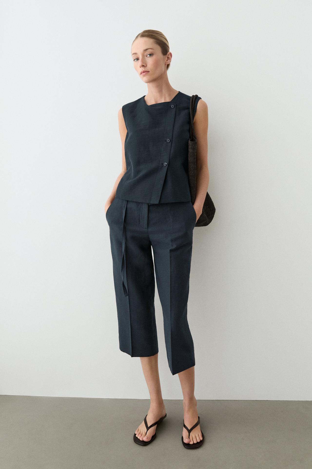 Linen asymmetric buttoned vest — Navy blue