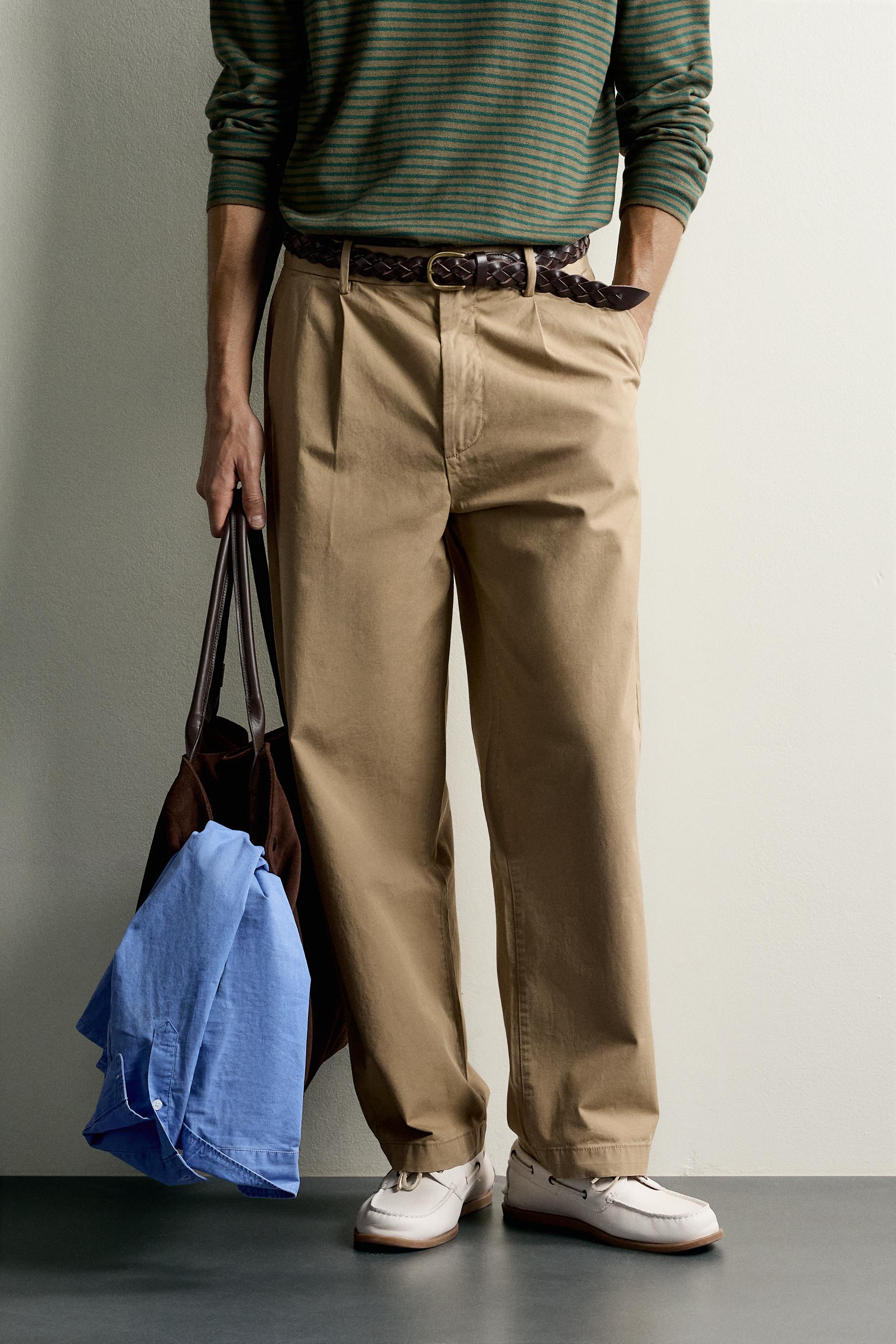 PANTALON CHINO REGULAR FIT À PLIS