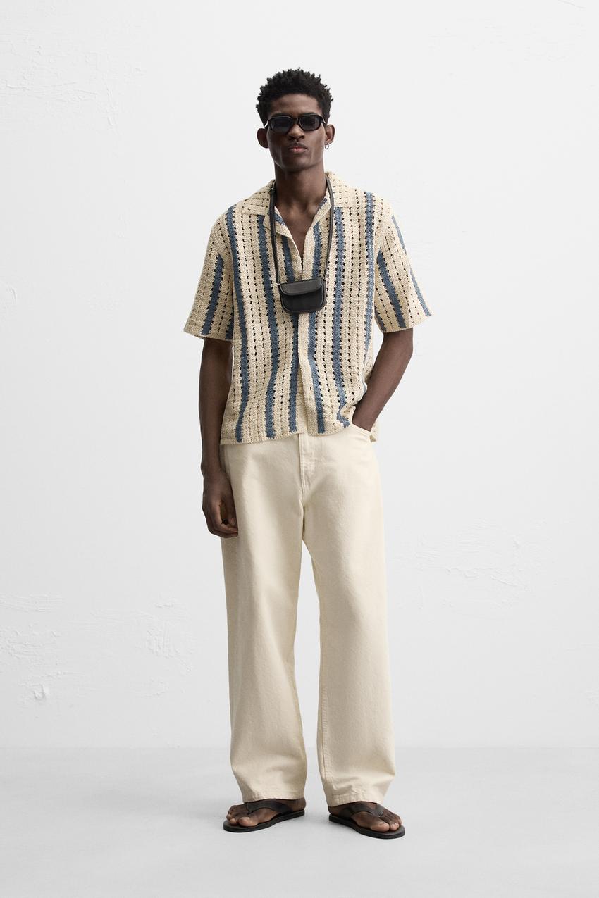 TEXTURED REGULAR FIT SHORTS