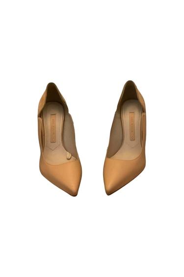ZAPATO DE SALÓN EN COLOR NUDÉ DE PIEL. TACÓN DE 10,5 CM.