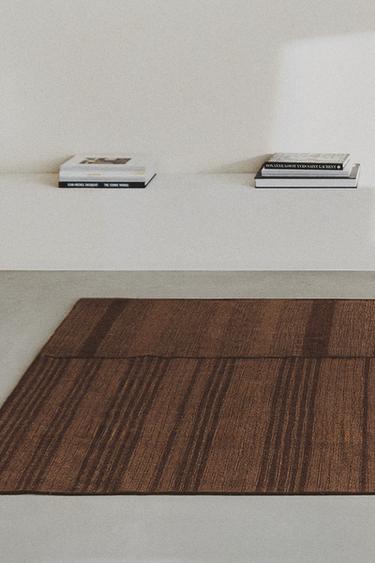WOOL RUG WITH CONTRAST STRIPES - Brown by Zara
