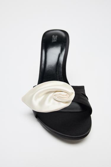 SANDALES À TALONS ET FLEUR EFFET SATINÉ - Multicolore de Zara - Image 2